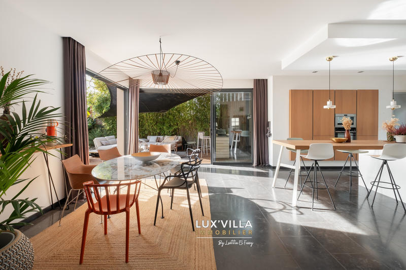 Villa - 240 m² - 6 pièces