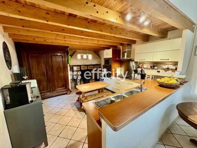 Maison - 282 m² - 10 pièces