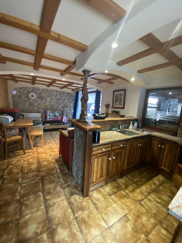 Maison - 180 m² - 8 pièces