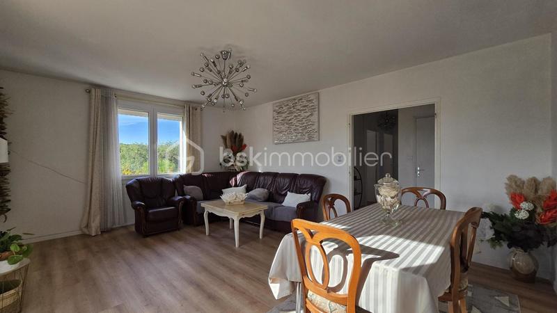 Maison traditionnelle - 144 m² - 7 pièces