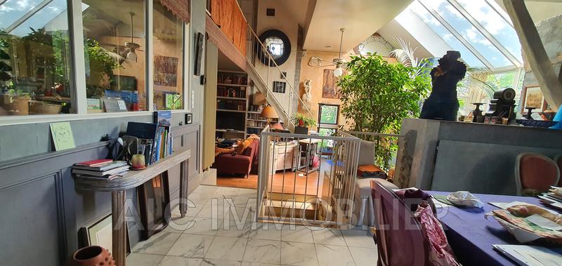 Maison - 250 m² - 9 pièces