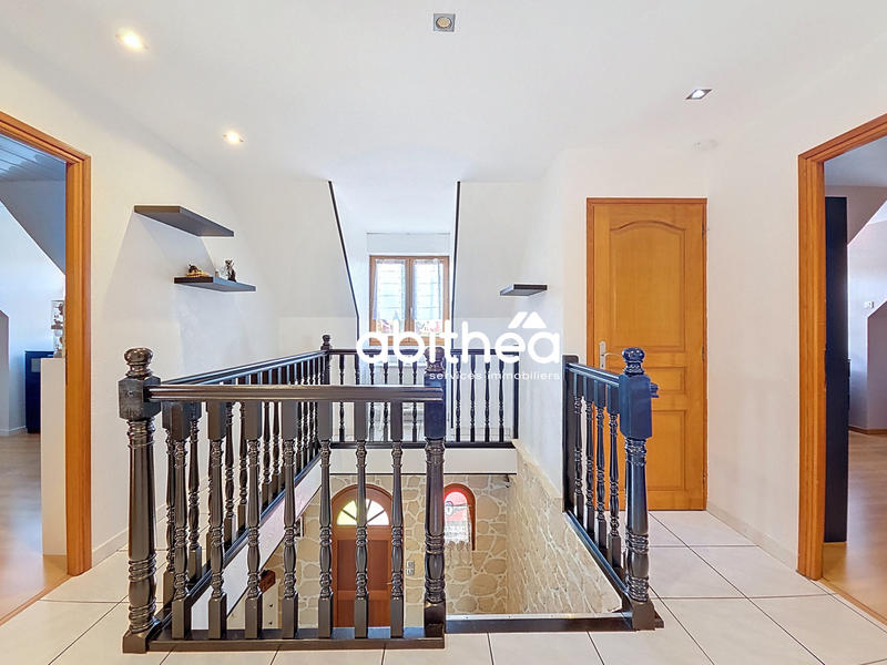 Maison - 182 m² - 6 pièces