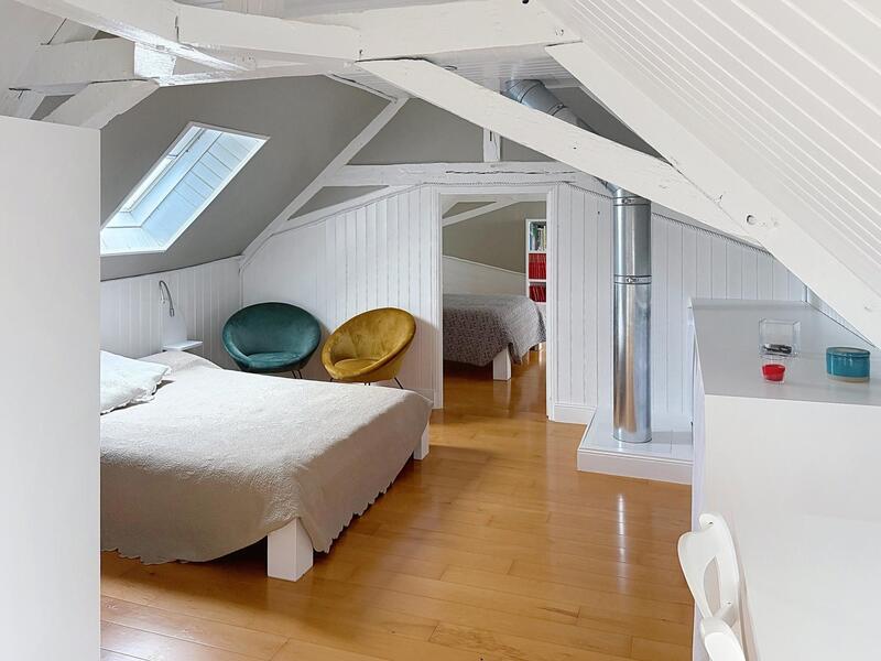 Maison - 250 m² - 9 pièces