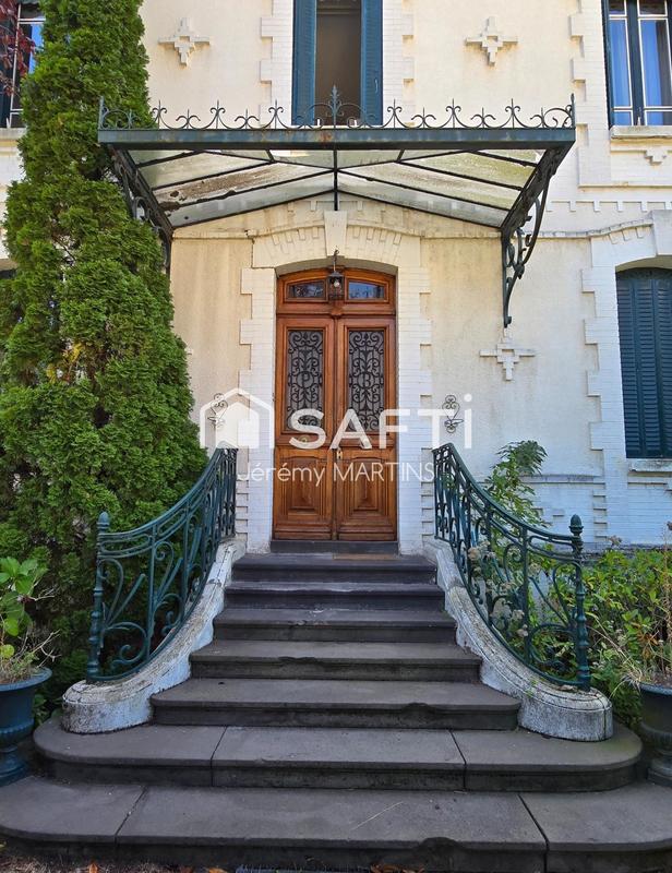 Maison - 198 m² - 8 pièces