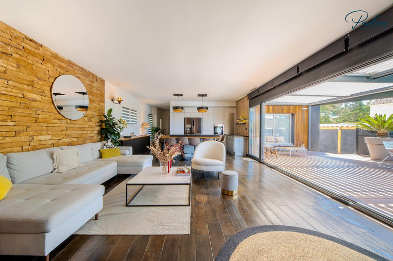 Villa - 205 m² - 6 pièces