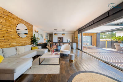 Villa - 205 m² - 6 pièces