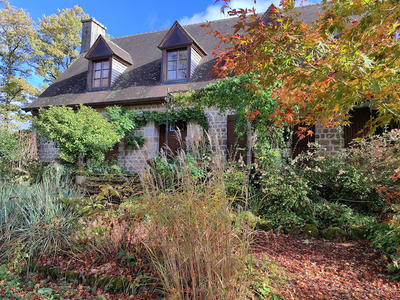 Maison - 205 m² - 7 pièces