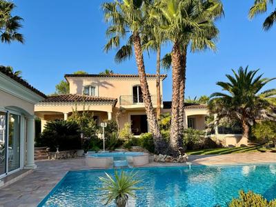 Villa - 204 m² - 5 pièces