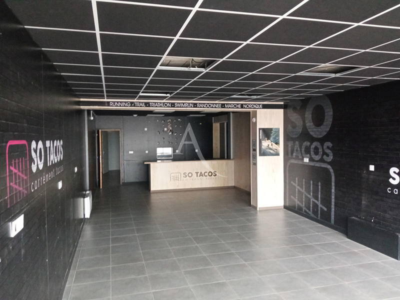 Local commercial - 220 m²