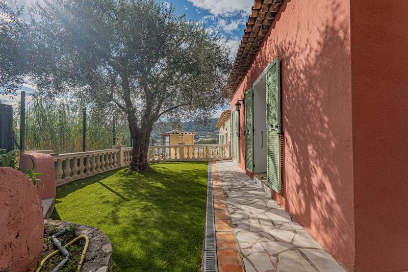 Maison - 205 m² - 6 pièces