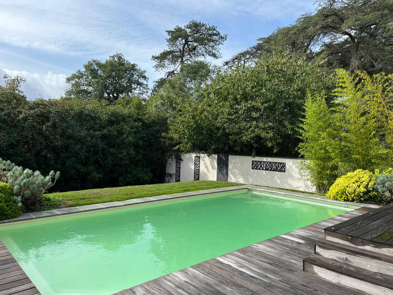 Maison - 196 m² - 9 pièces