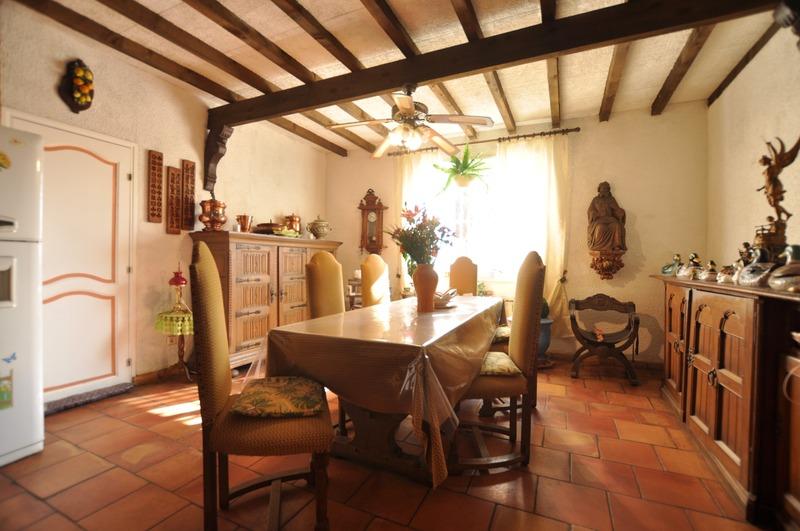 Maison - 280 m² - 9 pièces