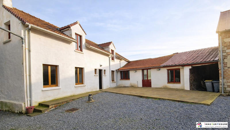 Maison - 300 m² - 10 pièces