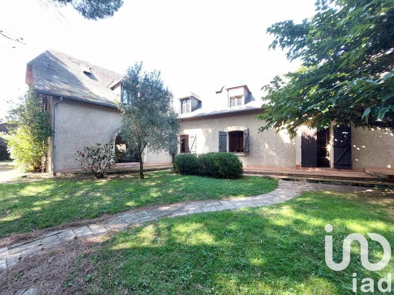 Maison - 389 m² - 10 pièces