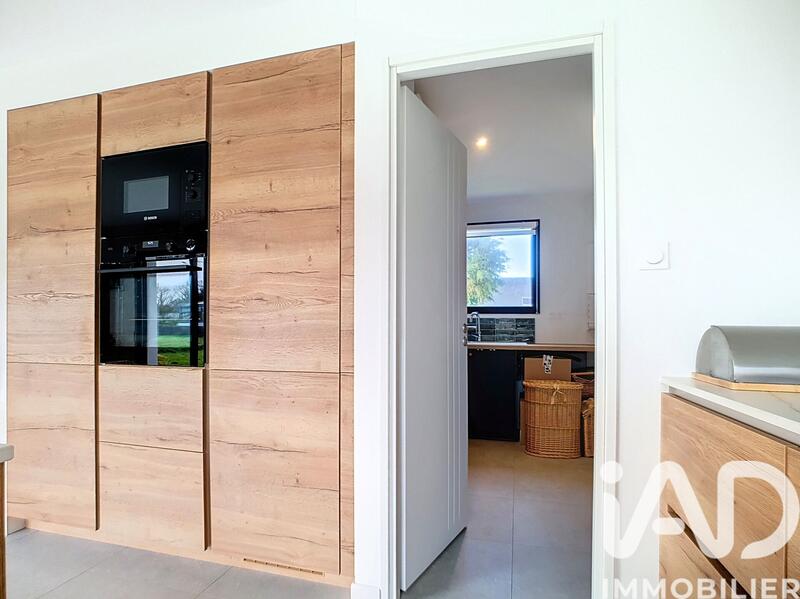 Maison - 94 m² - 6 pièces