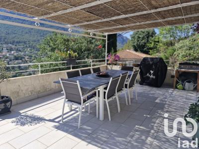 Maison - 233 m² - 6 pièces