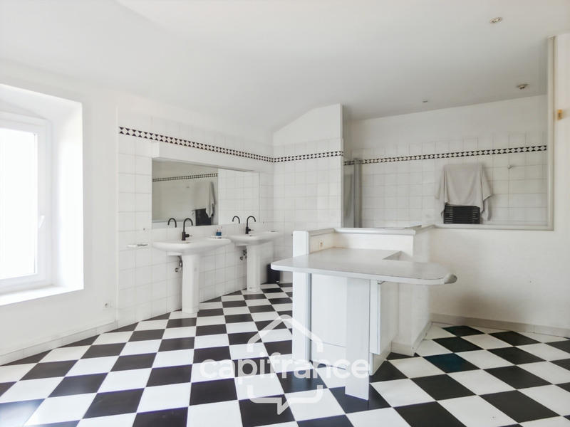 Maison de maîtres - 434 m² - 10 pièces