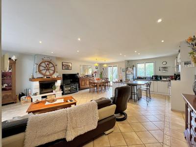 Maison - 110 m² - 4 pièces