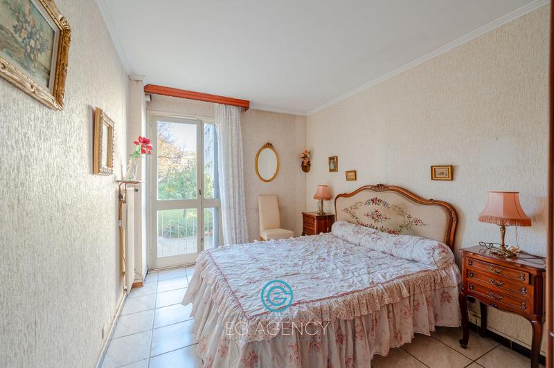 Appartement - 90 m² - 4 pièces