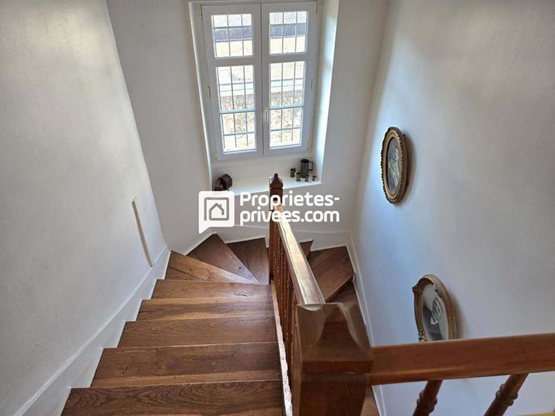 Maison - 236 m² - 8 pièces