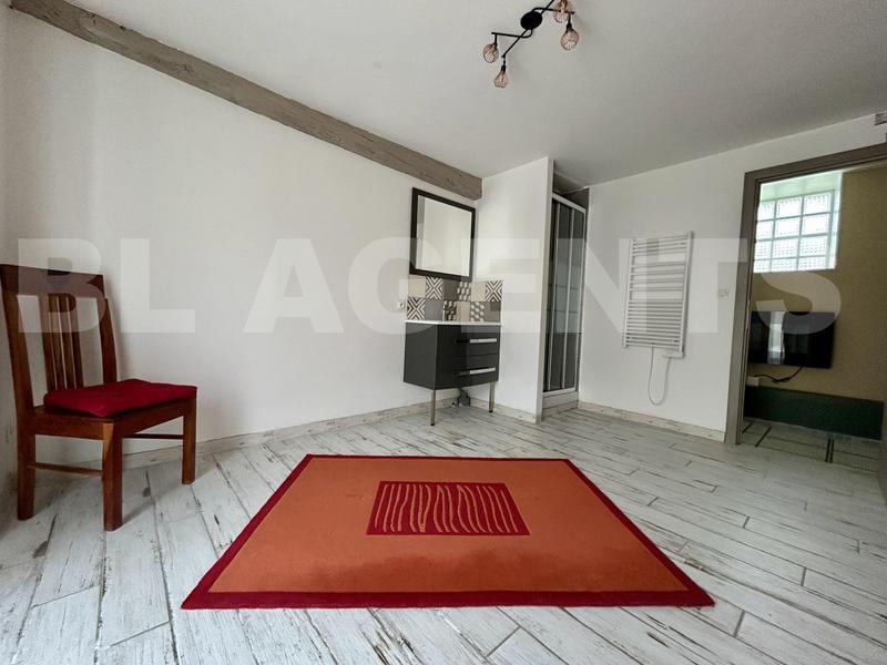 Maison - 280 m² - 10 pièces