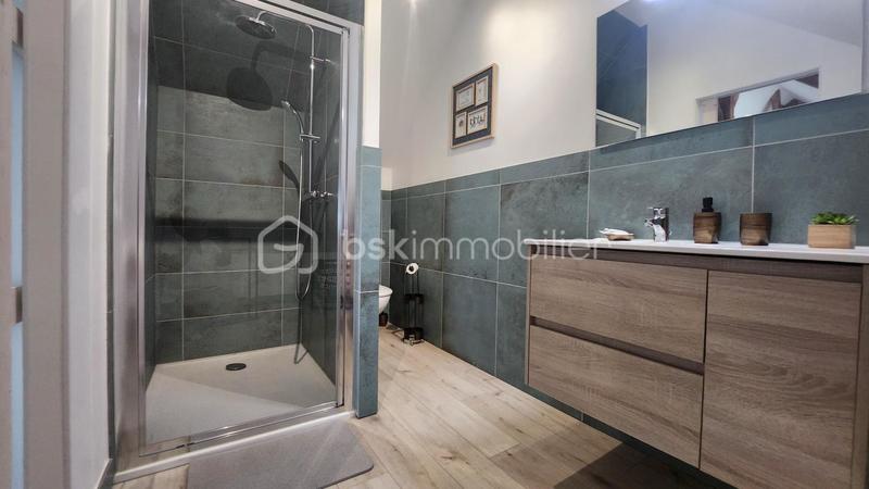 Propriété - 236 m² - 9 pièces