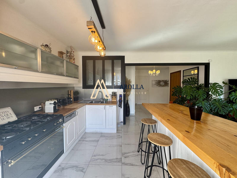 Appartement - 84 m² - 4 pièces