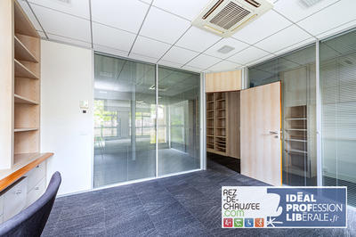 Local commercial - 223 m² - 6 pièces