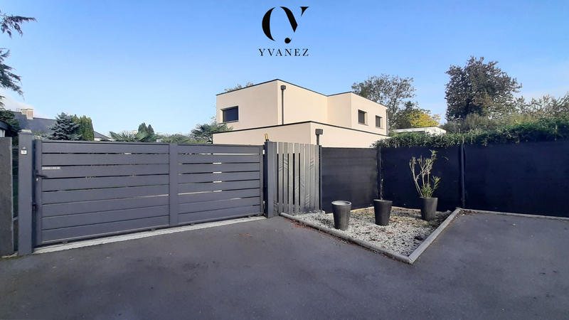 Maison - 151 m² - 7 pièces