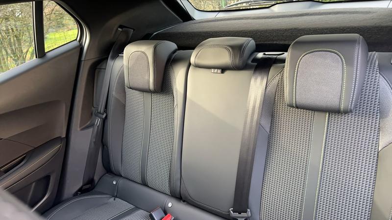 Peugeot 2008 136 50kWh Gt - Automatique