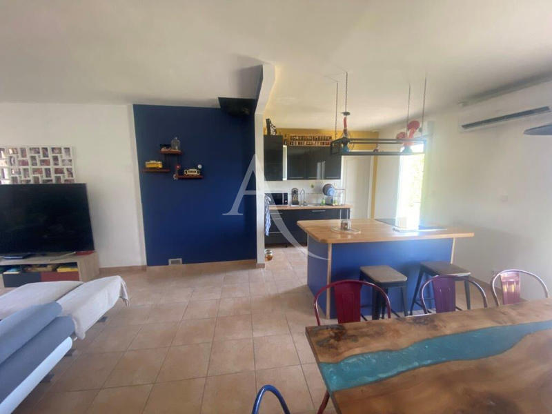 Maison - 86 m² - 5 pièces