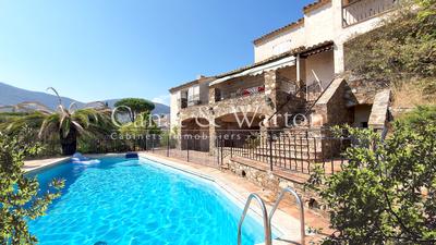 Villa - 180 m² - 5 pièces