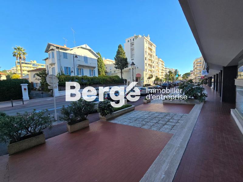 Local commercial - 155 m²