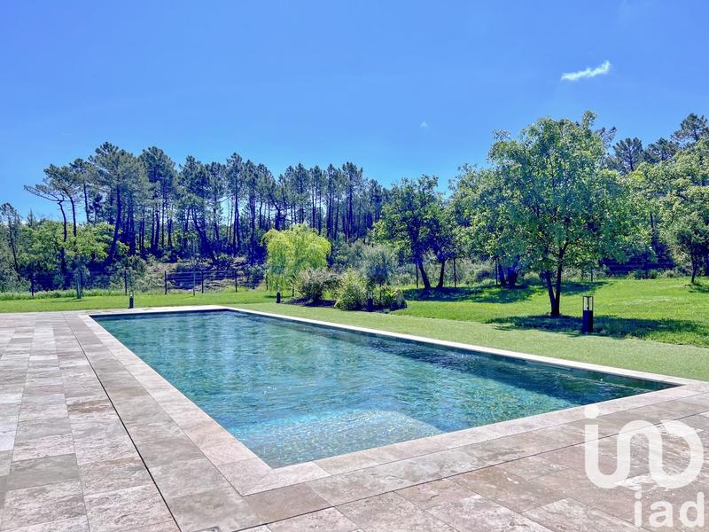 Maison - 290 m² - 8 pièces