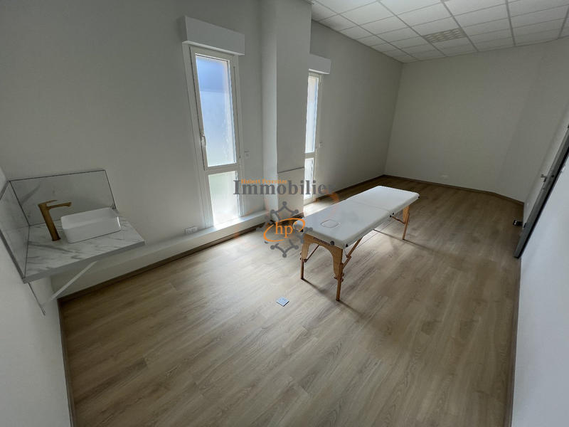 Bureau - 48 m² - 5 pièces