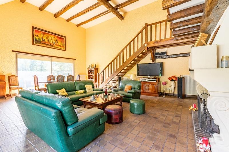 Maison - 300 m² - 10 pièces