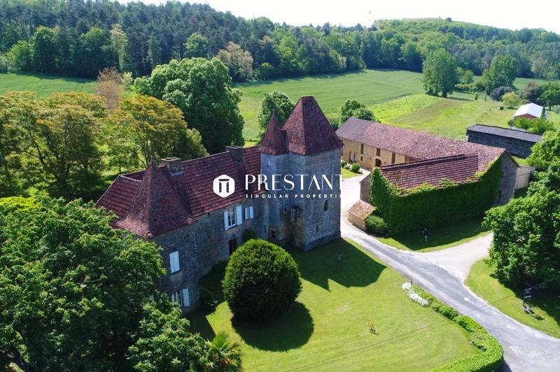 Maison de domaine - 540 m² - 18 pièces