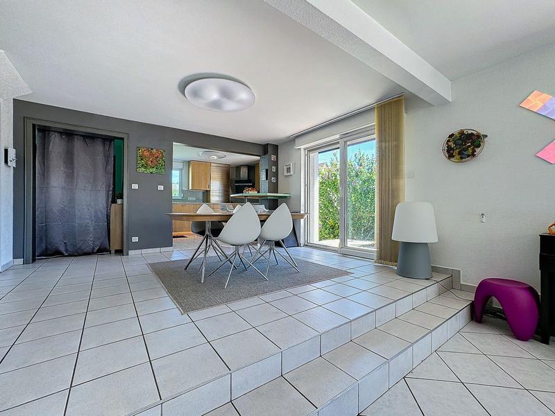 Maison - 180 m² - 9 pièces