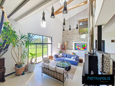 Maison - 375 m² - 12 pièces