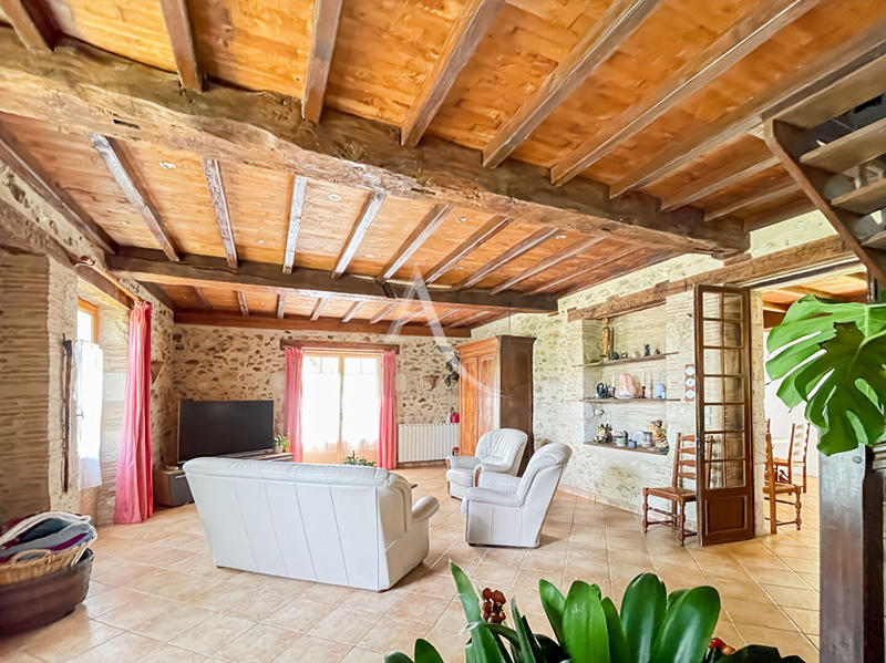 Maison - 193 m² - 9 pièces