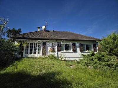 Maison traditionnelle - 90 m² - 4 pièces