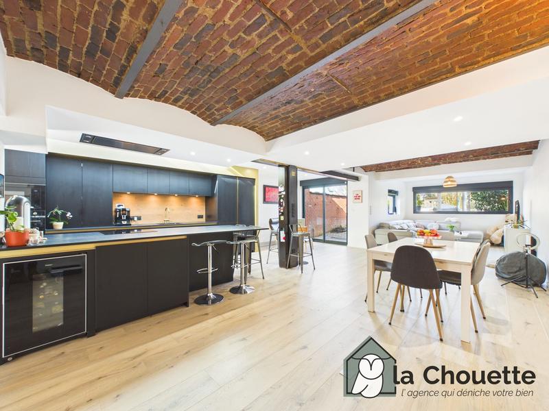 Maison ancienne - 202 m² - 6 pièces