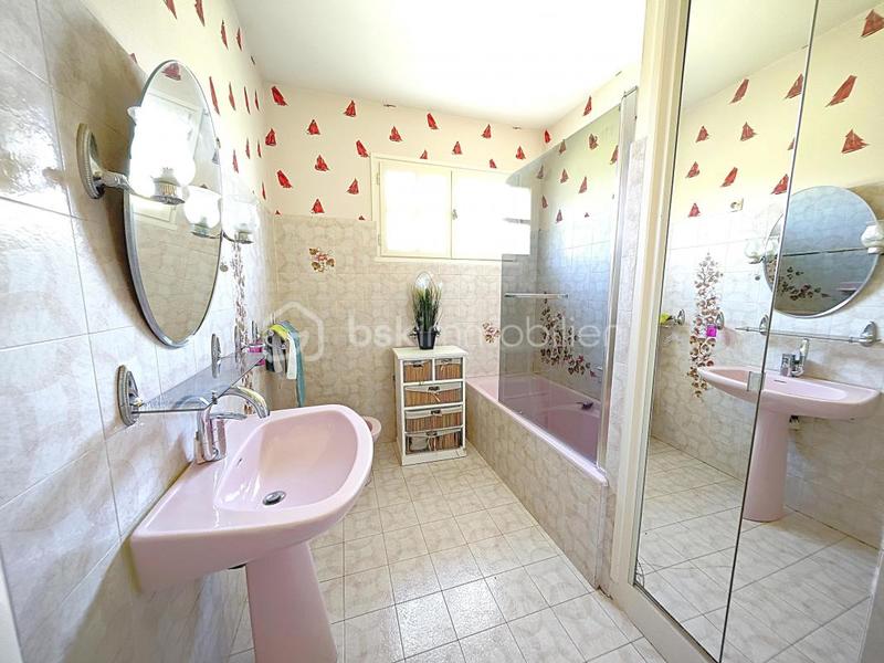 Maison traditionnelle - 100 m² - 5 pièces