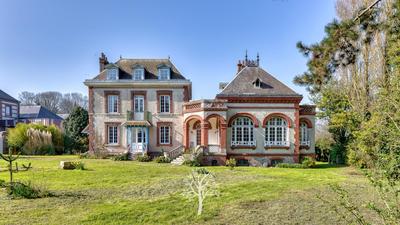 Villa - 336 m² - 13 pièces