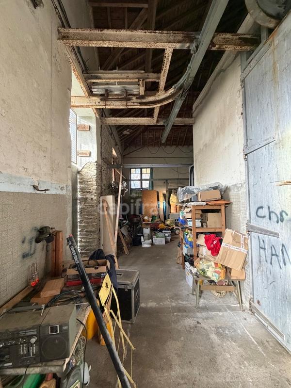 Maison - 300 m² - 4 pièces