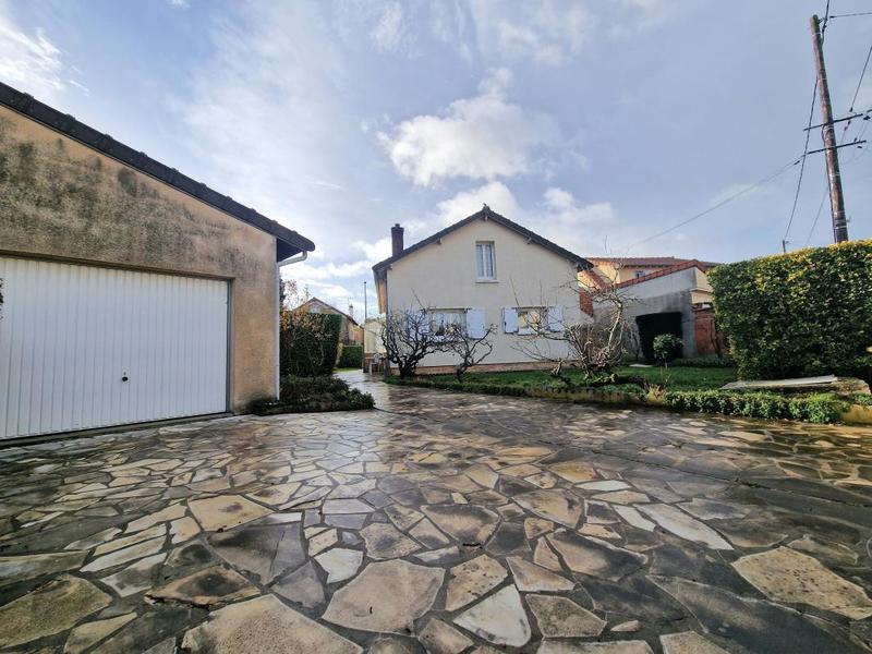 Maison - 104 m² - 4 pièces