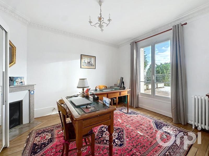 Maison - 217 m² - 7 pièces