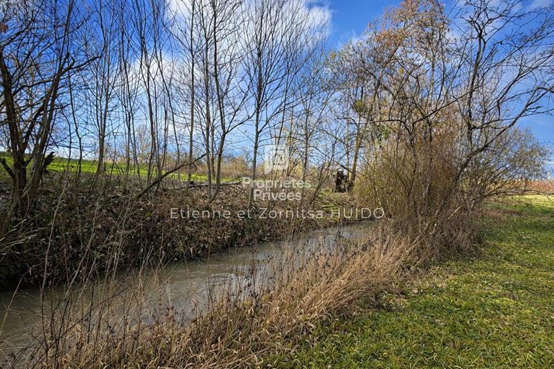 Terrain constructible - 1 850 m²