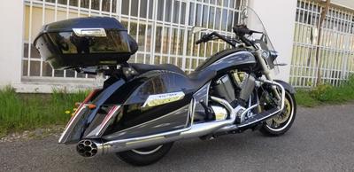 Victory Motorcycles Cross roads luxe 1731 victory Noir