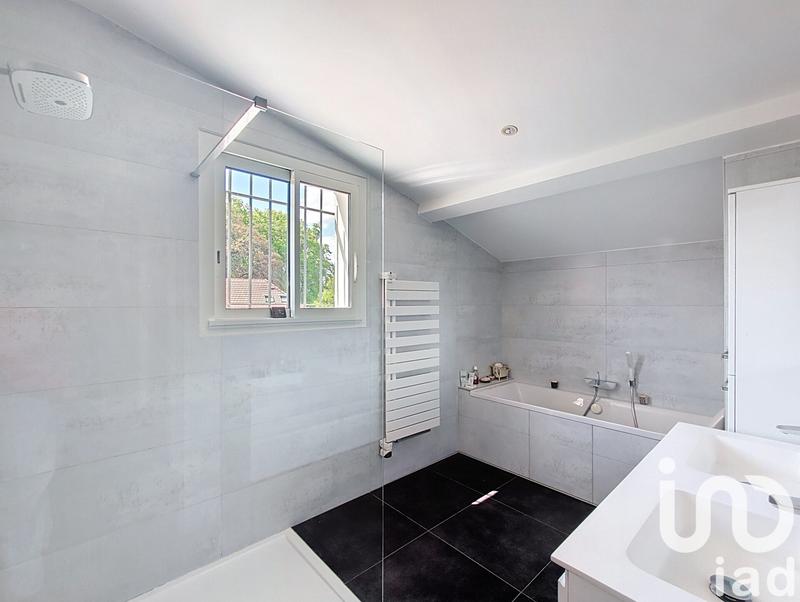 Maison - 290 m² - 10 pièces